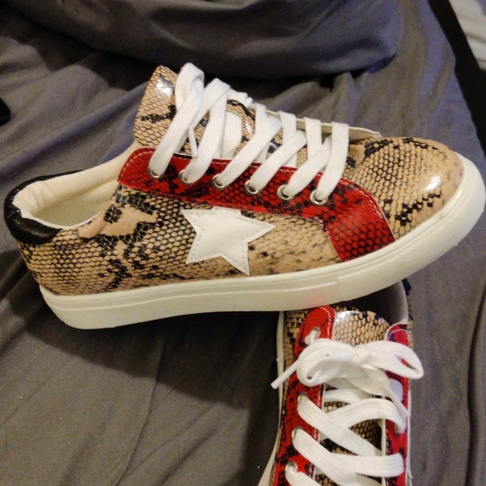 Shoes - Picture 2 of 3